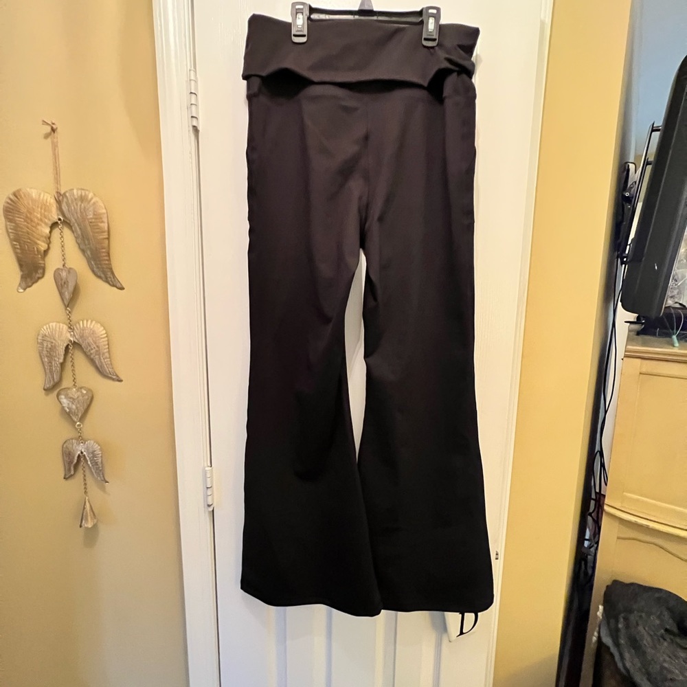 Aerie XL flare boot cut yoga pant. The Hugger foldover waist.